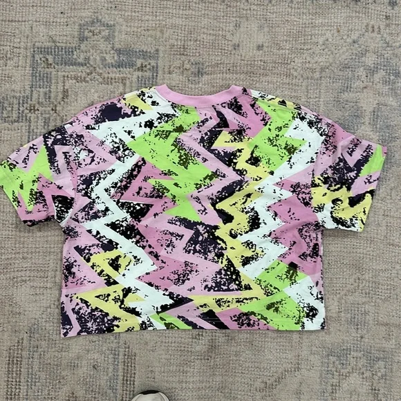 Nike Air Jordan Heatwave Crop Tee - Picture 7 of 7